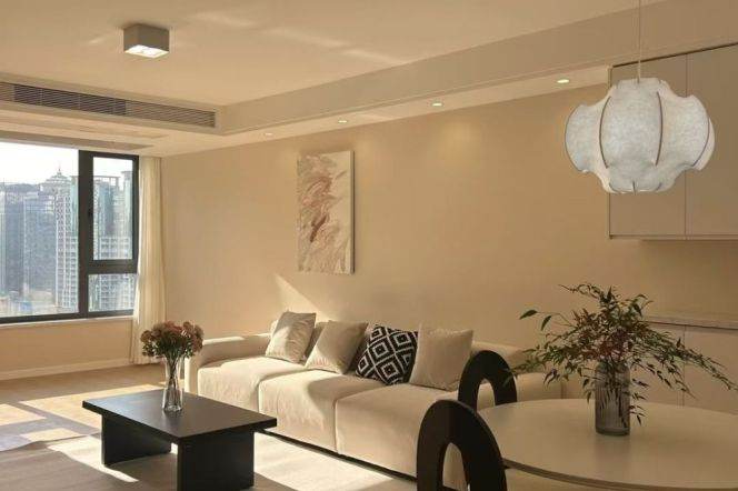 nice compound,brand new 2brs 2lrs ,line 3/4 zhongtan road ,nr suzhou creek