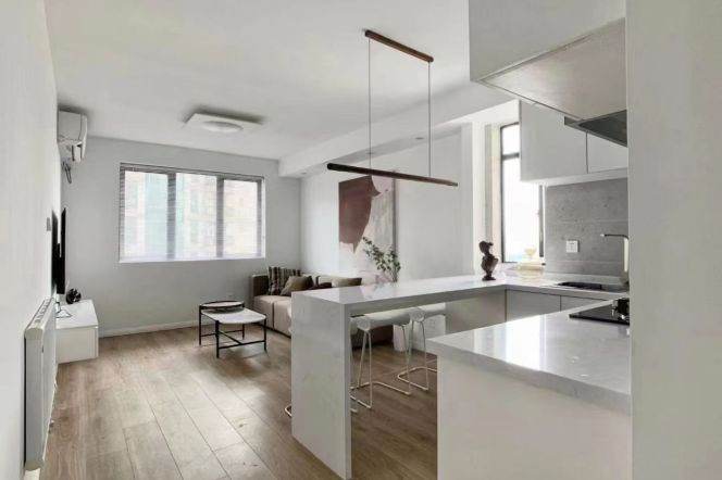 Spacious 1Br/2Lr/1Bt Close to L2/11 Jiangsu Rd Metro Station 