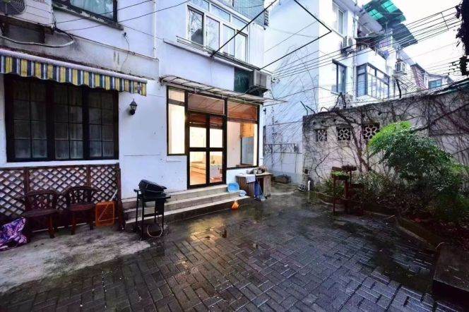 Cozy 1+1 Apt w. big Yard Jingan Temple