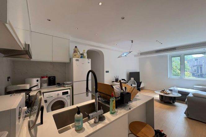 Full furnished 2br/110sqm & heating/elevator @South Shanxi Rd