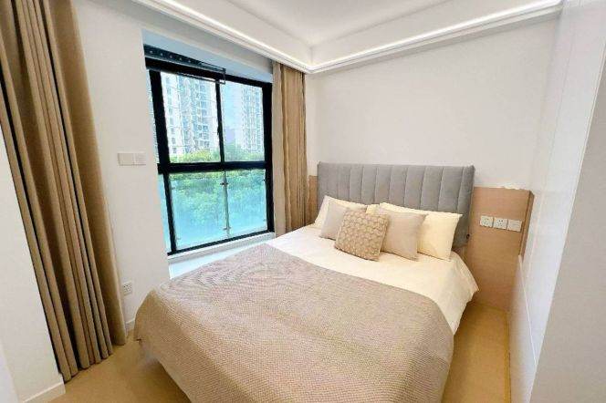 Renovated 1br apt in Changning,CA,Floor heating,close to Loushanguan,Line 2&15