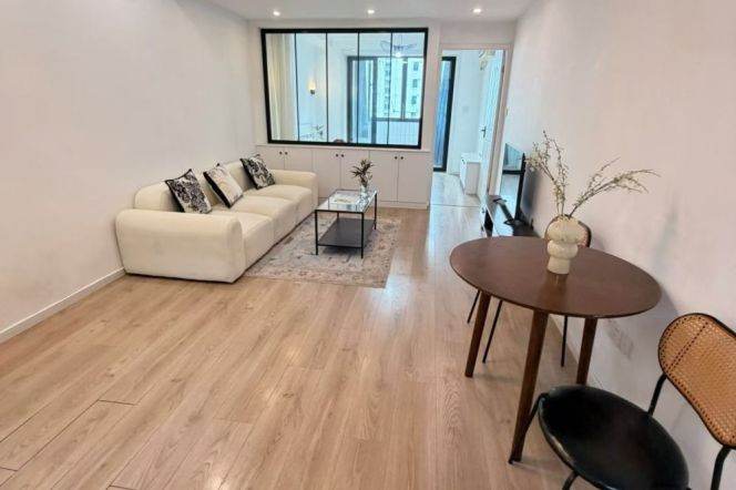 Spacious Cozy 1Br/2Lr/1Bt Close to L2/3/4 Zhongshan Park Station 