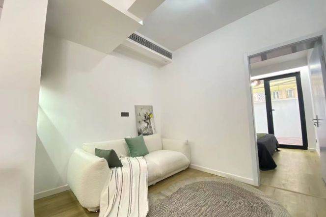 Modern 1br/2living & backyard/oven @Zs Park & Line 2/3/4