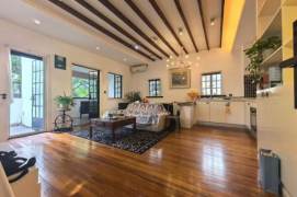 Renovated 1Br Garden house w. balcony