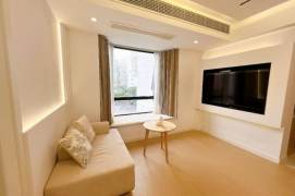 Renovated 1br apt in Changning,CA,Floor heating,close to Loushanguan,Line 2&15