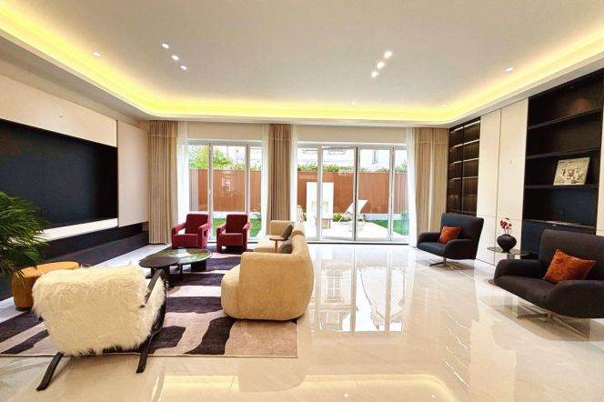 6br, Villa, floor heating, Big garden, three-story,modern, 54k