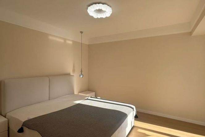 nice compound,brand new 2brs 2lrs ,line 3/4 zhongtan road ,nr suzhou creek