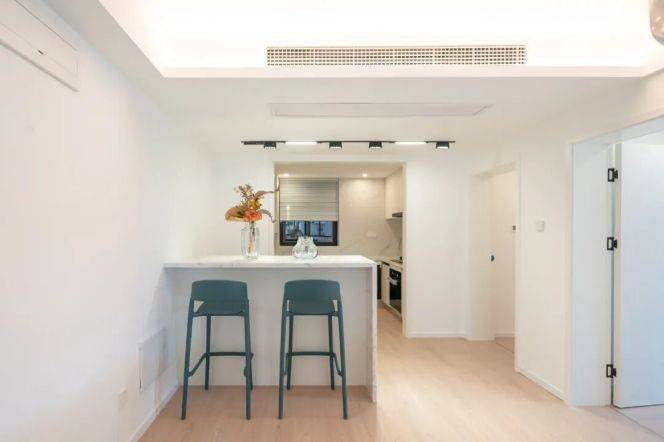 Modern 4brs with floor heating and balcony in Zhong Shan park