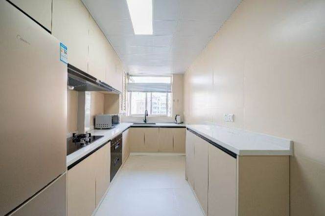 Pudong Chrysanthemum Park 2-Bedroom Apartment for Rent /Lujiazui CBD