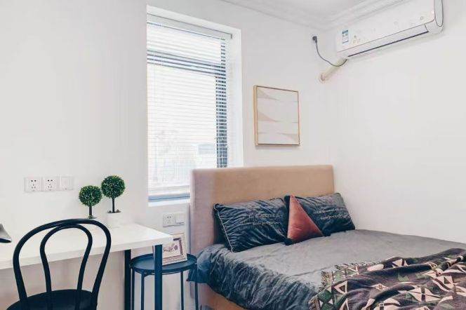 Modern 1br/80sqm & elevator @Hongqiao Rd & Line 3/4/10