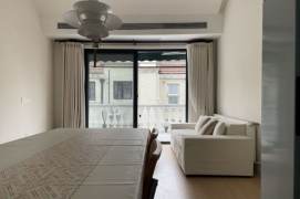 Spacaious 2Br+high ceilings +balcony | South Shanxi rd metro & Jiashan rd Mt
