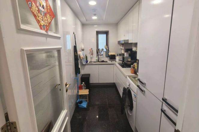 Modern 2brs with floor heating and river view in Lujiauzi