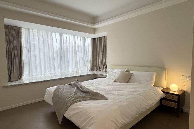 Xintiandi/Madang Rd metro/3br2bt/central AC/floor heat/oven/tennis court