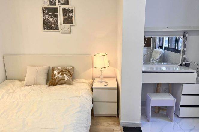 6.8k Clean 1Br Nr West Nanjing Rd.line2/12/13