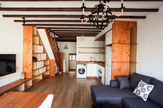  Duplex 2br old house with wall heating nr Changshu Rd M1/2/7