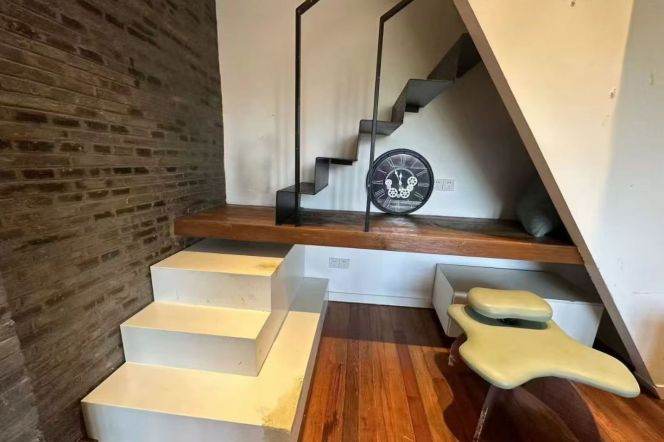 Full furnished 2br/2baths & oven/loft @W Nanjing Rd metro