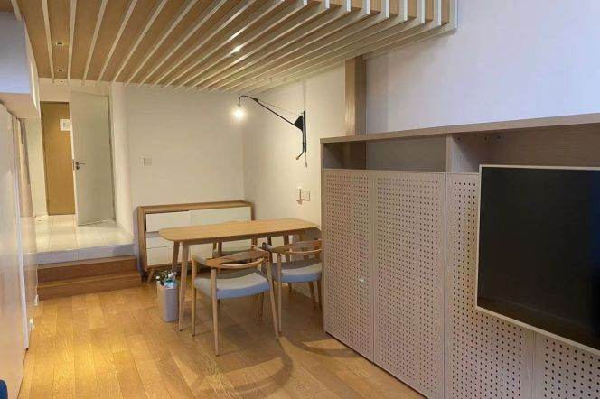 1loft near Zhong'shan Hospital and Jiao'tong Uni can long and short term lease