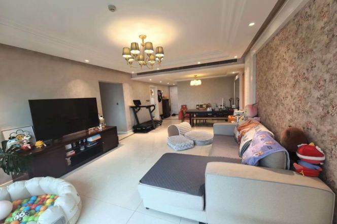 Modern 2brs with floor heating and river view in Lujiauzi