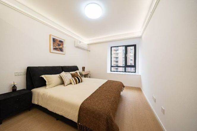 Modern 2Brs/2Lrs/1Bt apt nr Changping rd,M7