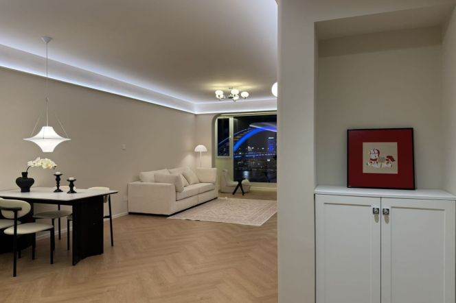 Luban Rd metro/2br1bt/central AC/floor heat/oven/Huangpu River view