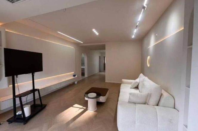  Homey 3br with Floor heating at Minhang  only 11k  