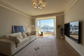 Luban Rd metro/2br1bt/central AC/floor heat/oven/Huangpu River view