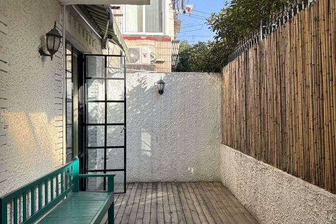 2+1br with private Yard near Line 1 Hengshan Road St.