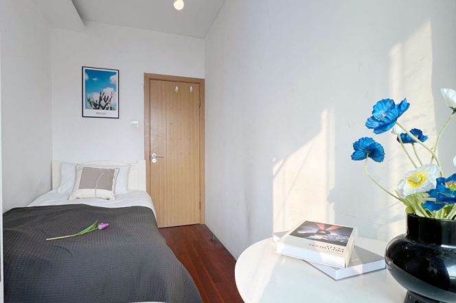 Bright room near Hanzhong rd, with balcony,close to TJU,long/short lease