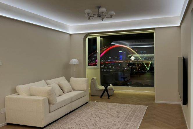 Luban Rd metro/2br1bt/central AC/floor heat/oven/Huangpu River view