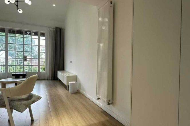 South Shanxi Rd Station 2Br with Balcony Line1/10/12