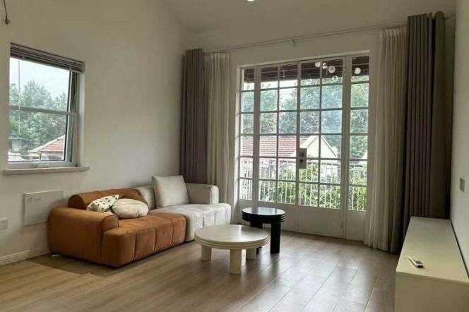 South Shanxi Rd Station 2Br with Balcony Line1/10/12