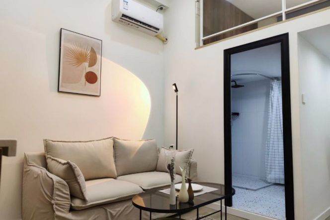 Cozy loft &Bright @ L2/12/13 West Nanjing rd station 