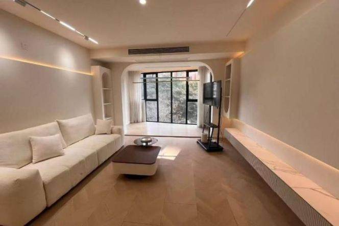  Homey 3br with Floor heating at Minhang  only 11k  