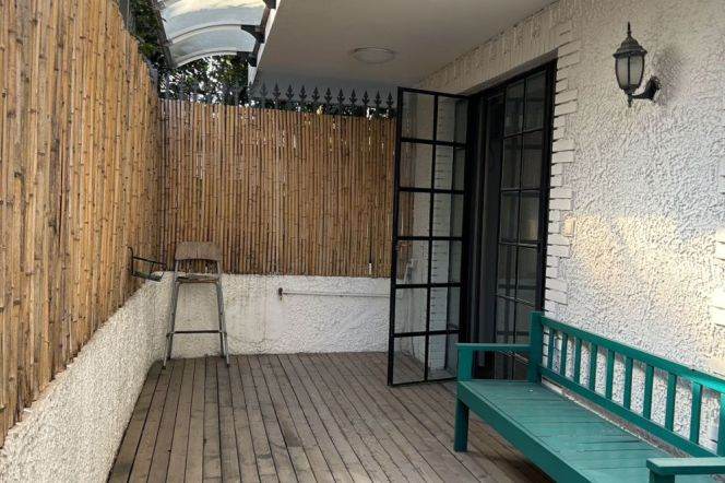 2+1br with private Yard near Line 1 Hengshan Road St.