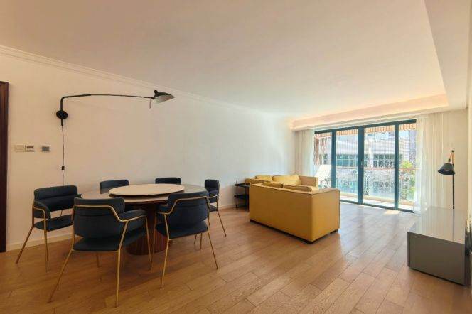 Jiangsu Rd metro/3br2bt/central AC/floor heat/oven/outdoor balcony