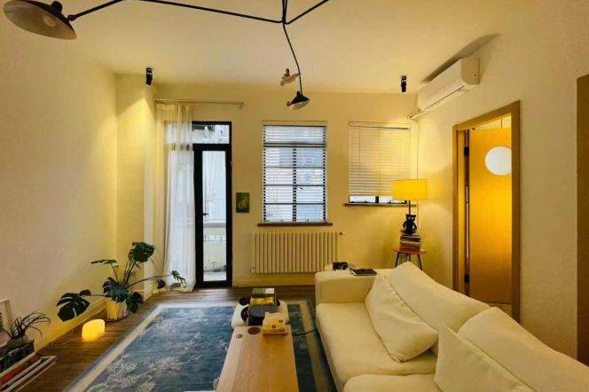  1br+ study old house with Balcony nr Shanghai Library Line 10 