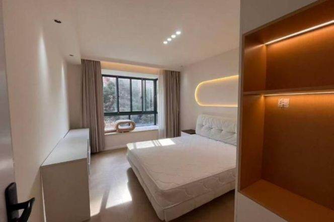  Homey 3br with Floor heating at Minhang  only 11k  