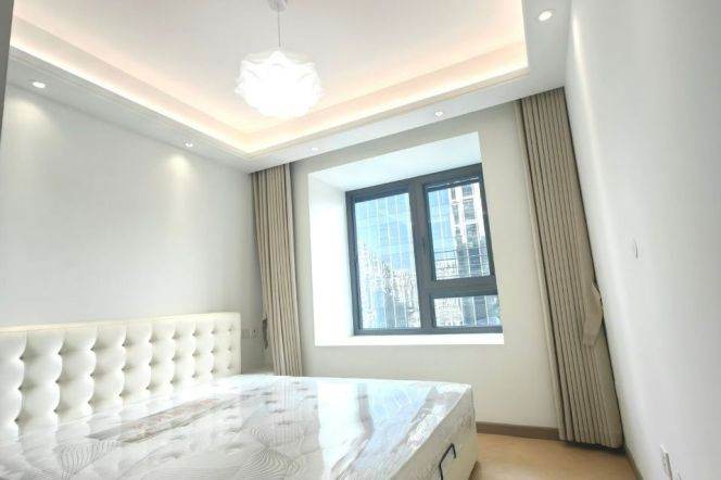Sunny 3bedrooms  Apt+heating+central AC @ Line1 SH Circle World 