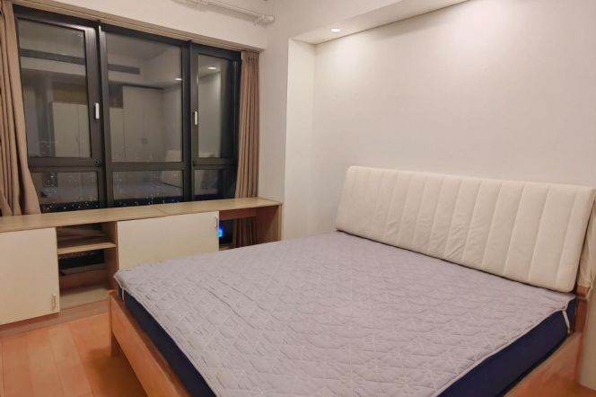 High floor 1 br next NYU shanghai, 3 mins walking to L 6/8/11 Oriental sports center st.