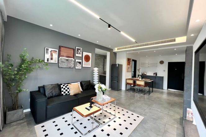 2 Brs, 1 Living room with Open Balcony, Floor Heating, Central ac, 110 sqm @ Xiaonanmen station L9