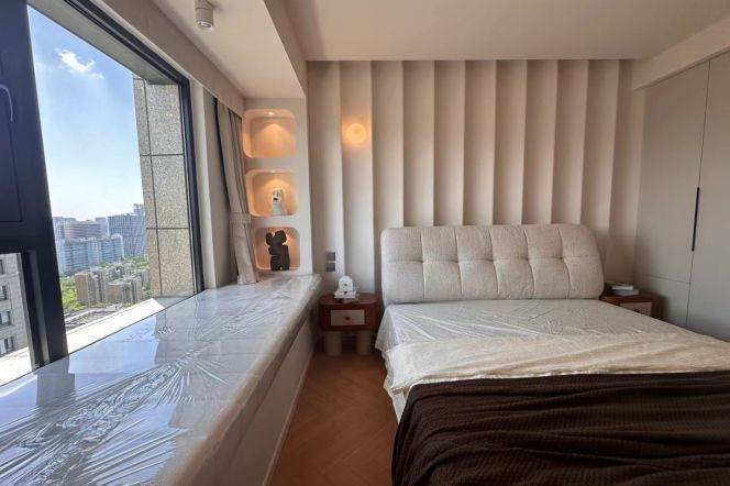 Modern 3br apt close to Longbaixincun station,Line 10,Nr Mixc