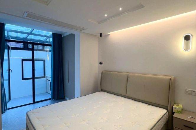 Modern 1br 1lr+nice yard/brand furniture/NR Jing'an temple,Jiangsu rd@L11/2