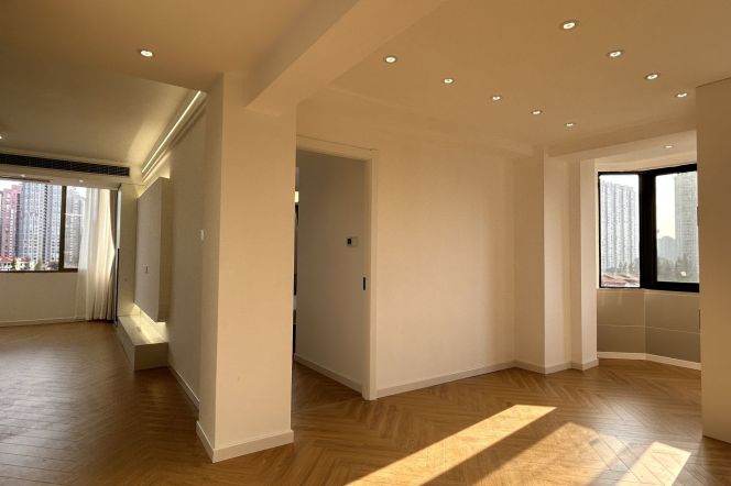 Spacious 1Br 80Sqm +Elevator +Great sunshine | Jiangsu rd Mt L2/11 | 12.9K