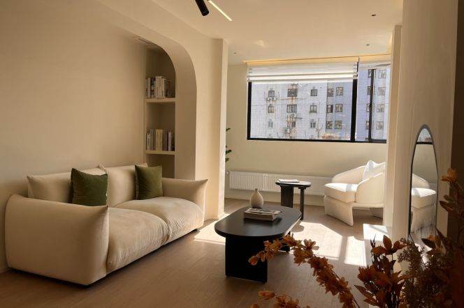 Spacious 2BR Apt | Jiaotong Univer. Metro L10&11 | Good design | 17.8K