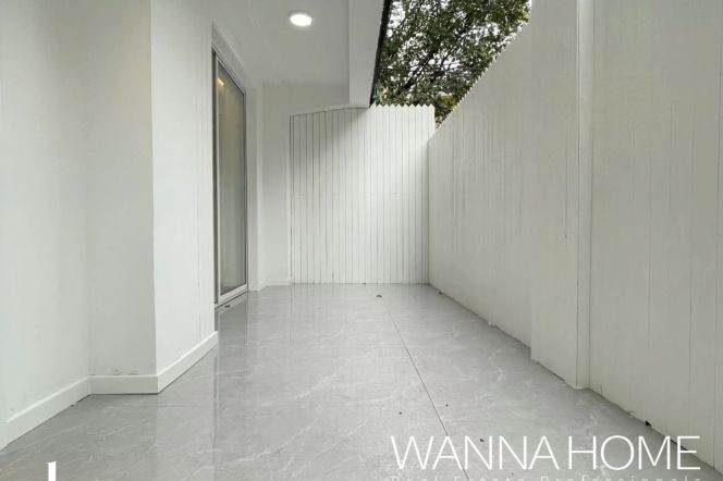 Modern&Spacious&Bright 1Bdr 1Bath Apt+Large Terrace+L7 Chang Ping Rd+Bathtub