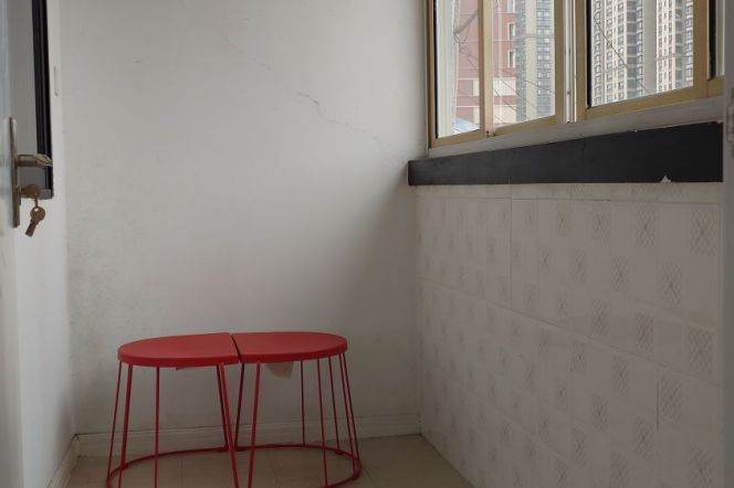 Redecorated 1Br with Balcony @Iapm