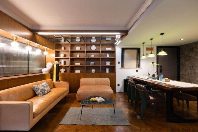 Unique Historical building 2 br with 2 baths in City Center.L 13 Milddle HuaiHai Rd st.