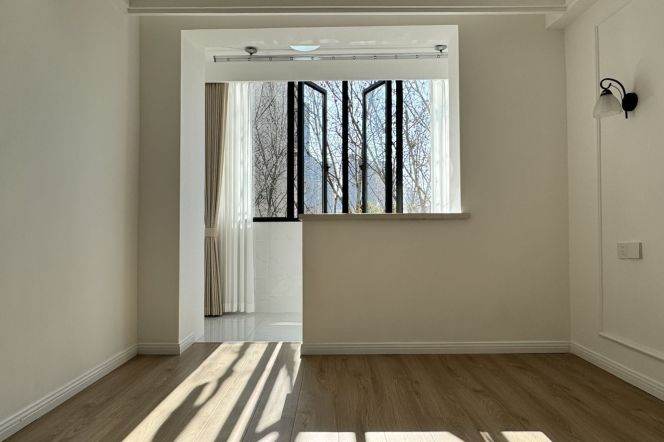 Good deal 1Br 1Lvr  /Jiangsu rd M2&11 /Balcony +great sunshine