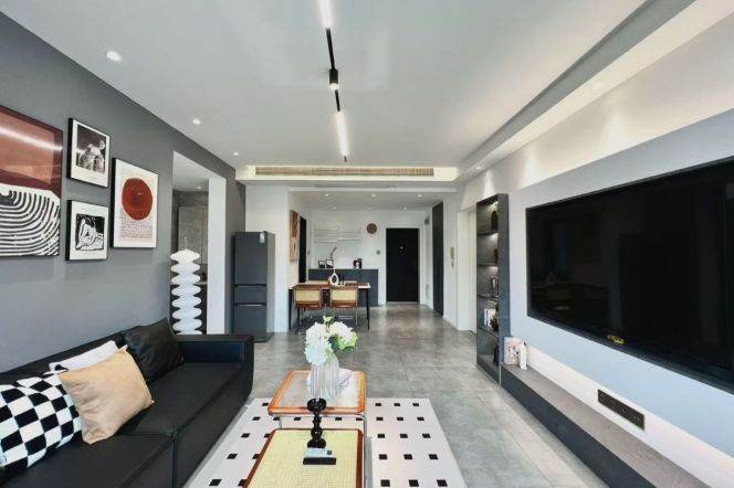 2 Brs, 1 Living room with Open Balcony, Floor Heating, Central ac, 110 sqm @ Xiaonanmen station L9