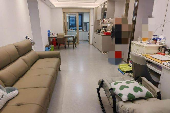 Nice compound 4 br with floor heating,easy to NYU shangai ,L 8 LingZhaoXinCun St.